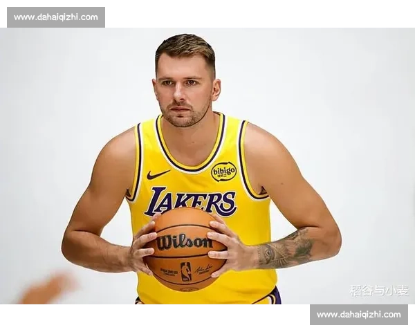 东契奇续约薪资创历史第 24,现役前十薪资榜曝光:布克乔治高薪是否物有所值? 东契奇续约薪资创历史第 24,现役前十薪资榜曝光:布克乔治高薪是否物有所值?